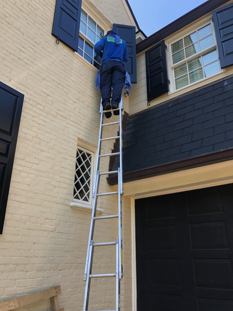 resdiential exterior window cleaning
